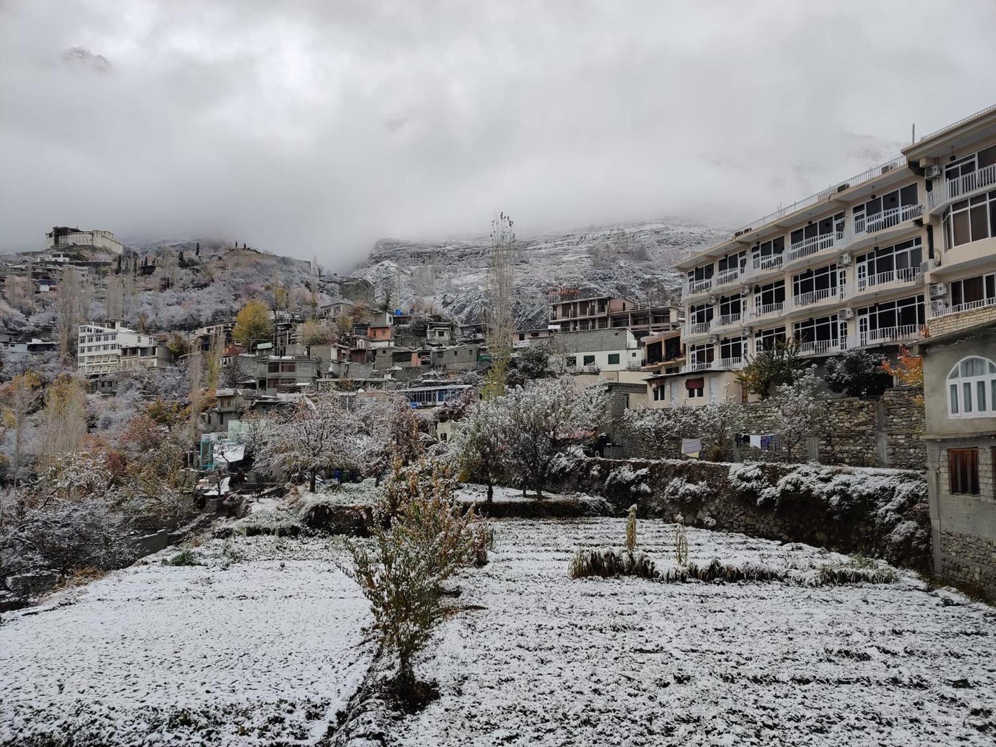 Hilltop Hotel, Hunza Karimabad  外观 照片