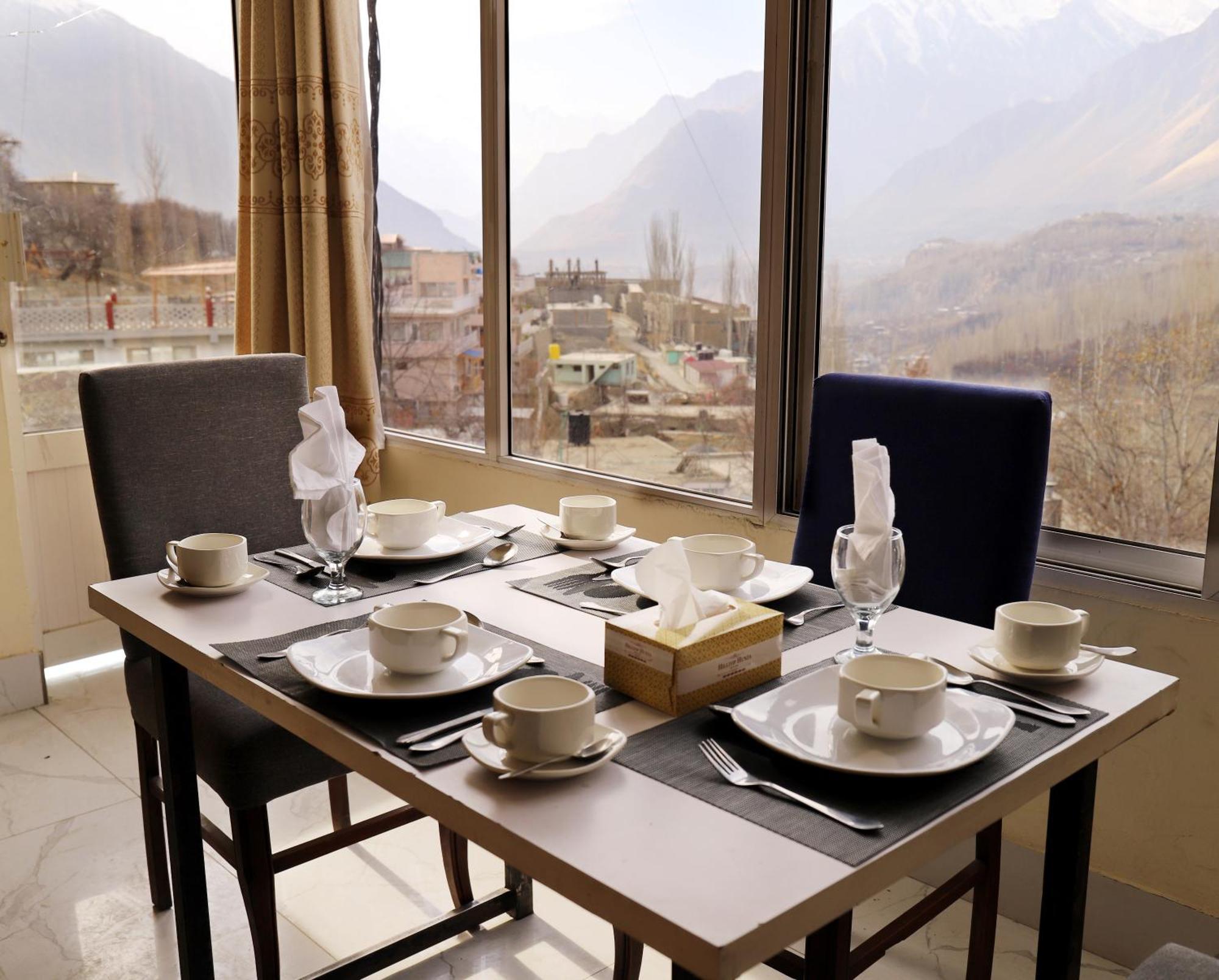 Hilltop Hotel, Hunza Karimabad  外观 照片